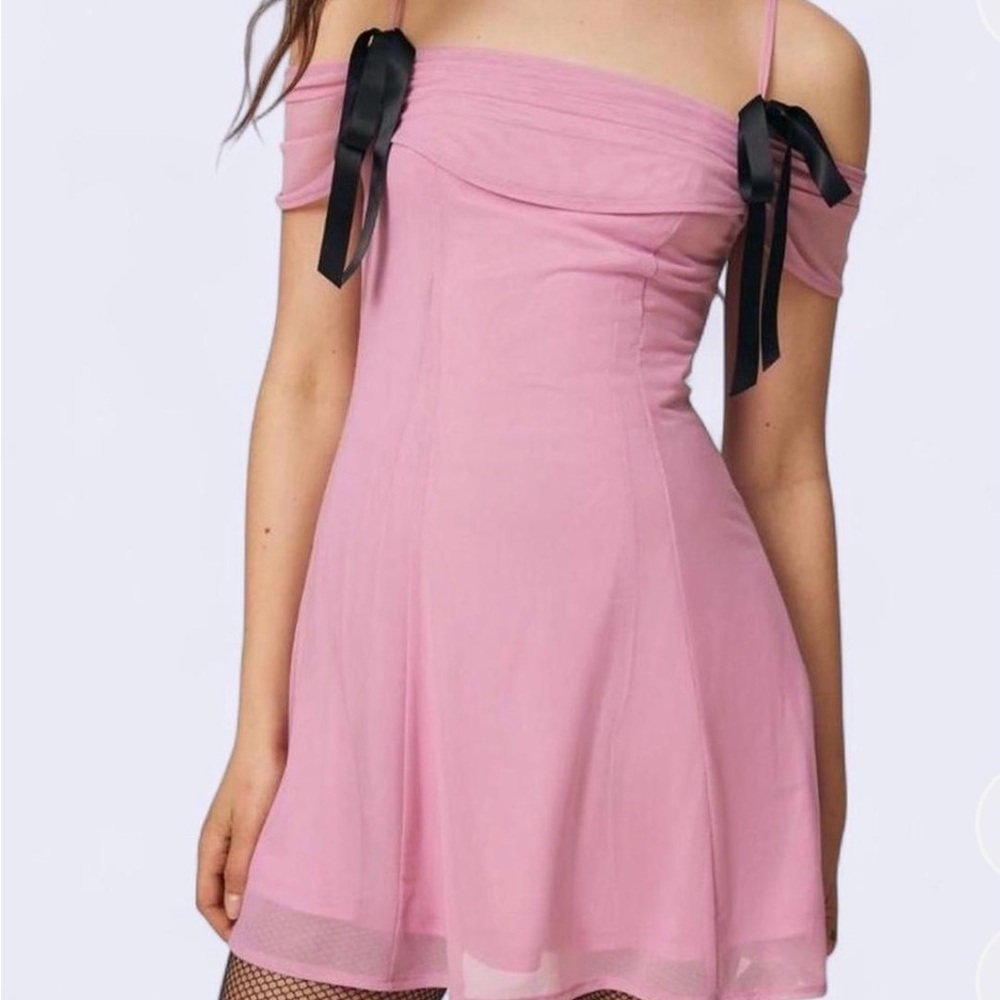 Kimchi Blue Pink Off shoulder dress